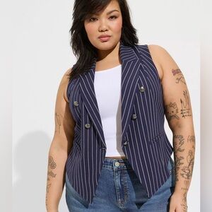 Torrid NWT 3x 22/24 Studio Ponte Buttoned Tailored Suit Vest crop cute work top